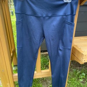 CVG blue capri leggings - size medium